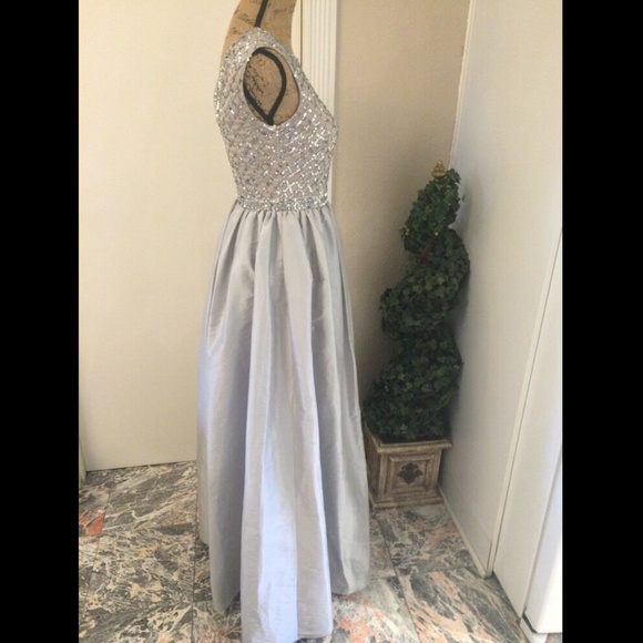 NEW Aidan Mattox [SZ 0‎ ] Embellished Bodice Taffeta Ballgown in Silver - Picture 9 of 16